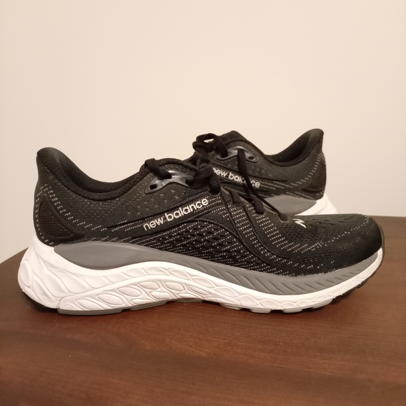 New Balance Black and White Running Shoes - Picture 3 of 14
